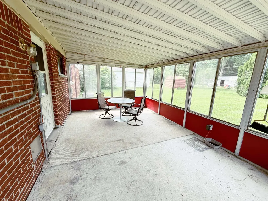 22431 Remick Drive Clinton Charter Township MI 48035