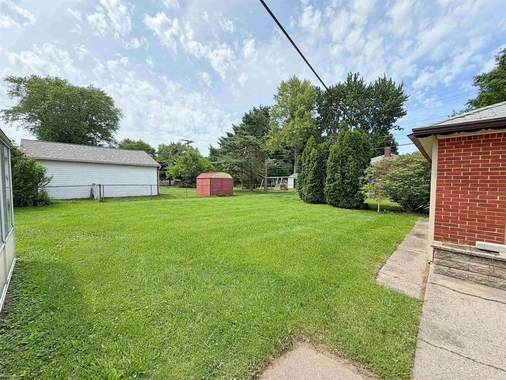 22431 Remick Drive Clinton Charter Township MI 48035