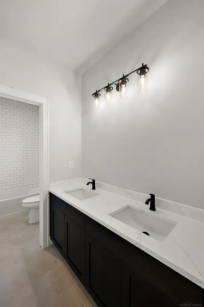 54946 Rose Terrace Drive Shelby Charter Township MI 48316