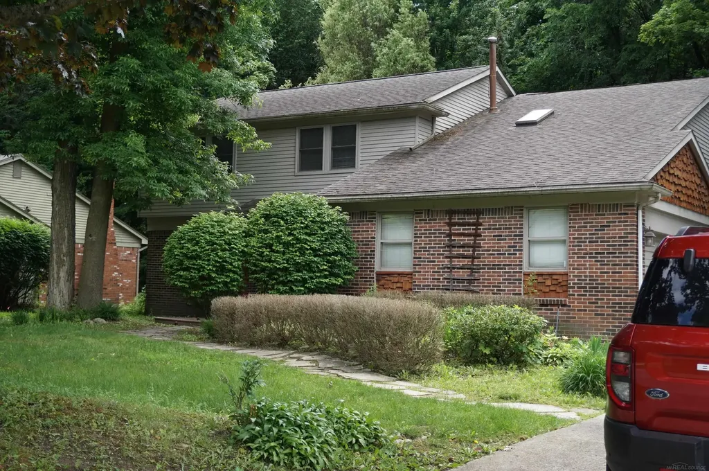 34711 Valley Forge Drive Farmington City MI 48331