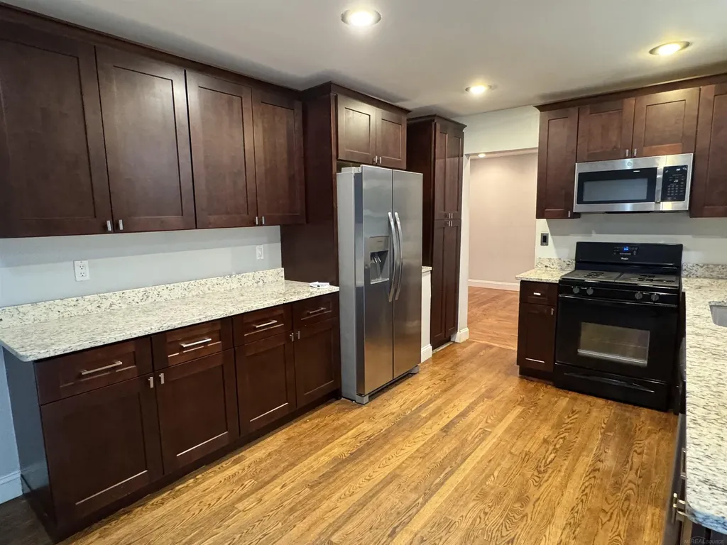 34711 Valley Forge Drive Farmington City MI 48331
