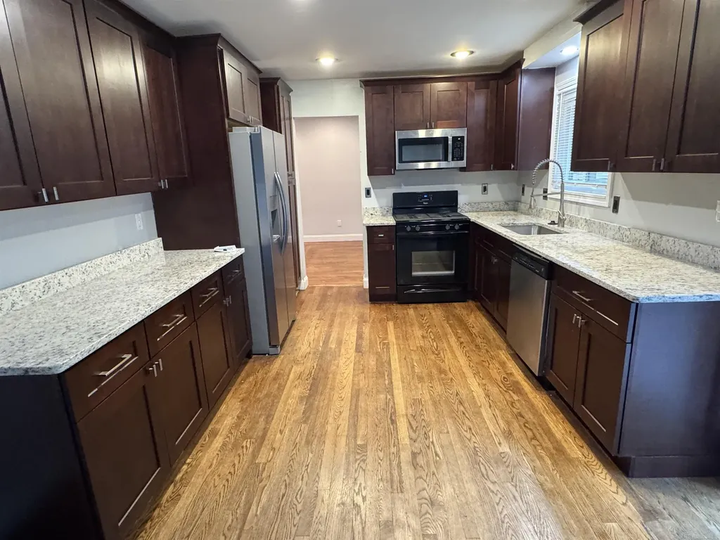 34711 Valley Forge Drive Farmington City MI 48331
