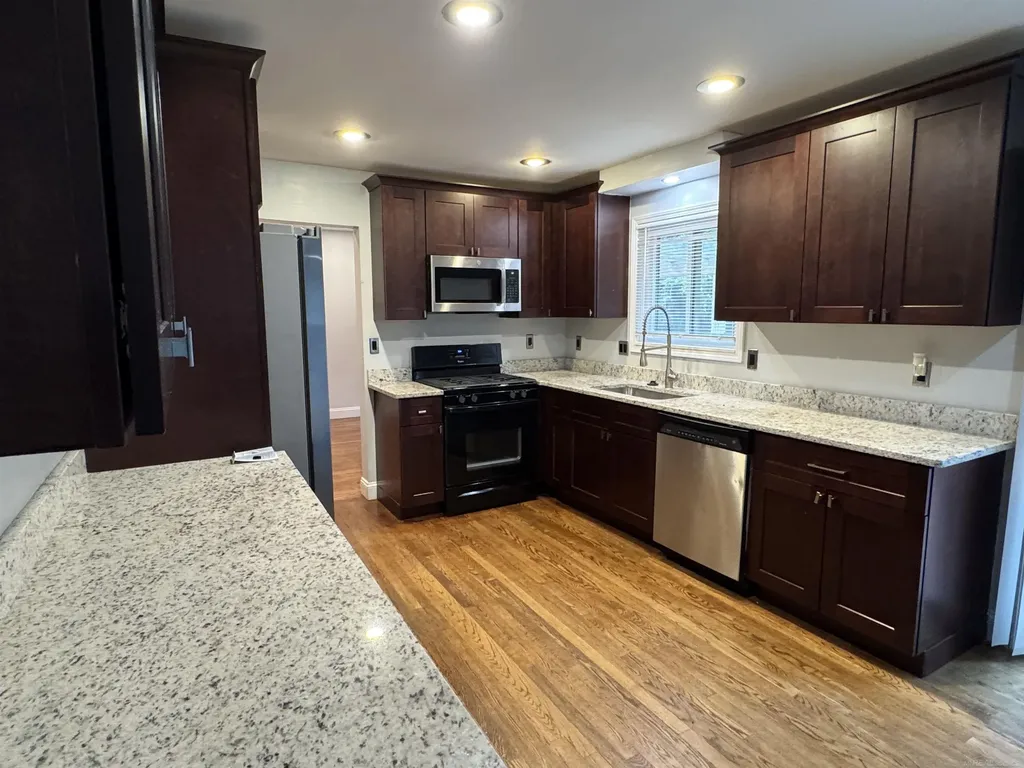 34711 Valley Forge Drive Farmington City MI 48331