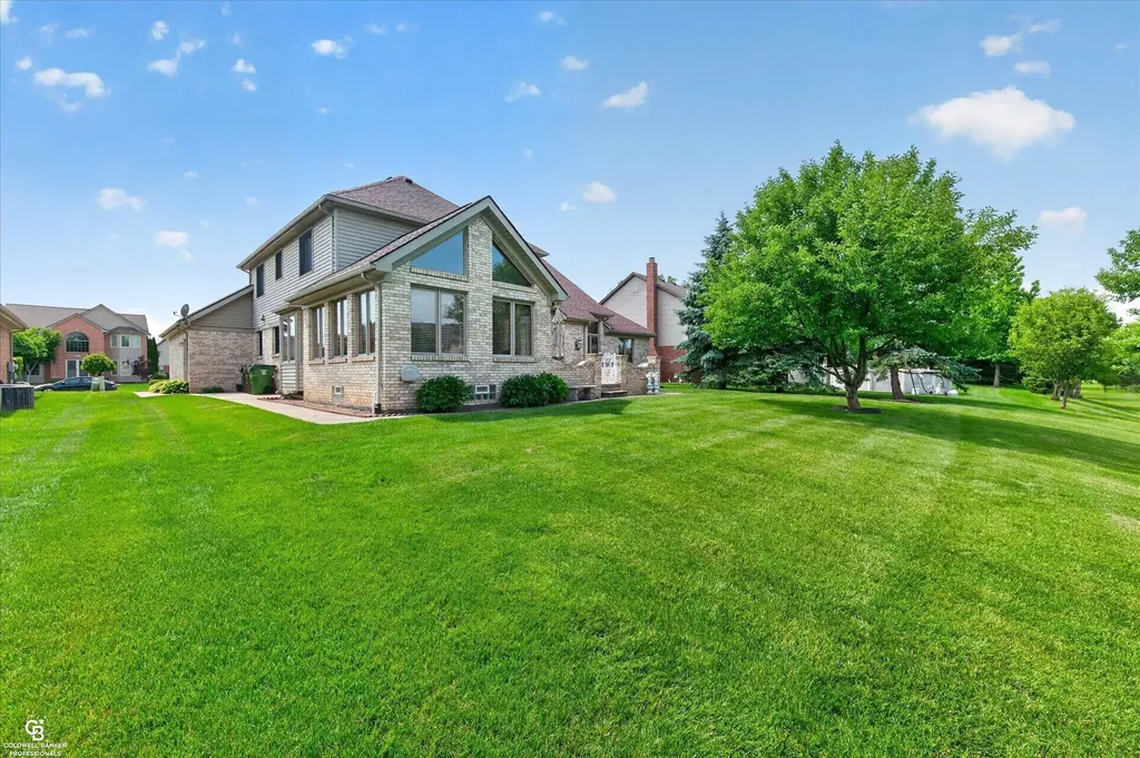 46640 Glen Pointe Drive Shelby Charter Township MI 48315