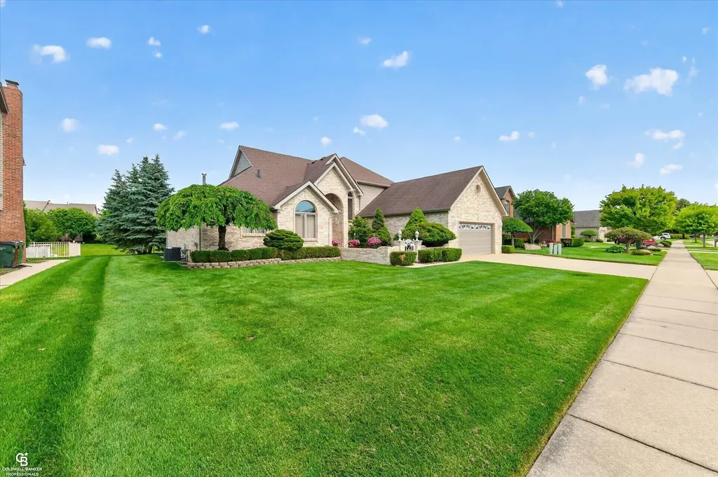 46640 Glen Pointe Drive Shelby Charter Township MI 48315