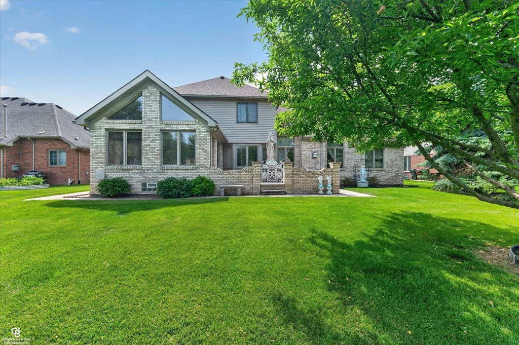 46640 Glen Pointe Drive Shelby Charter Township MI 48315