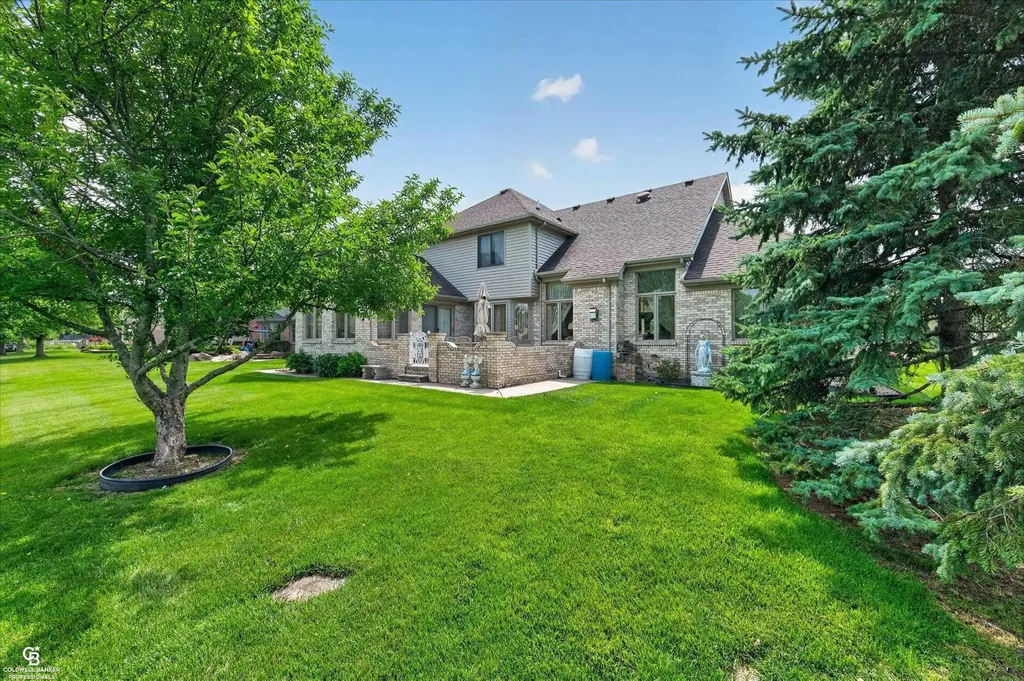 46640 Glen Pointe Drive Shelby Charter Township MI 48315