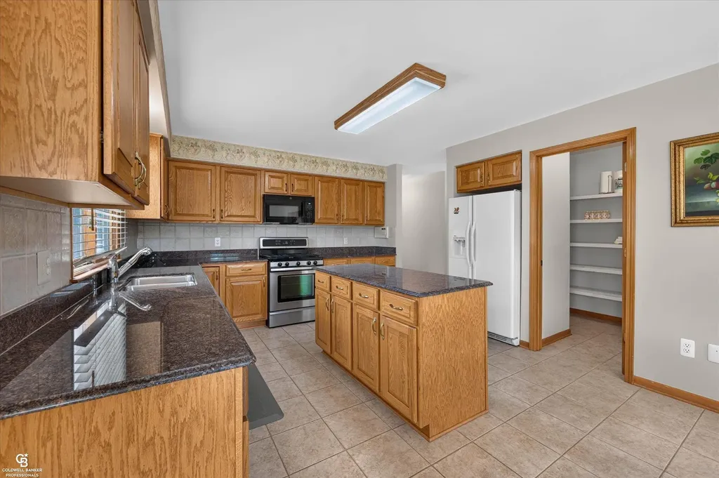 46640 Glen Pointe Drive Shelby Charter Township MI 48315