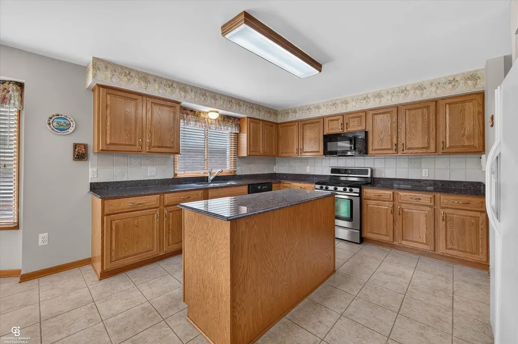 46640 Glen Pointe Drive Shelby Charter Township MI 48315