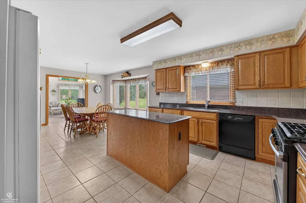 46640 Glen Pointe Drive Shelby Charter Township MI 48315