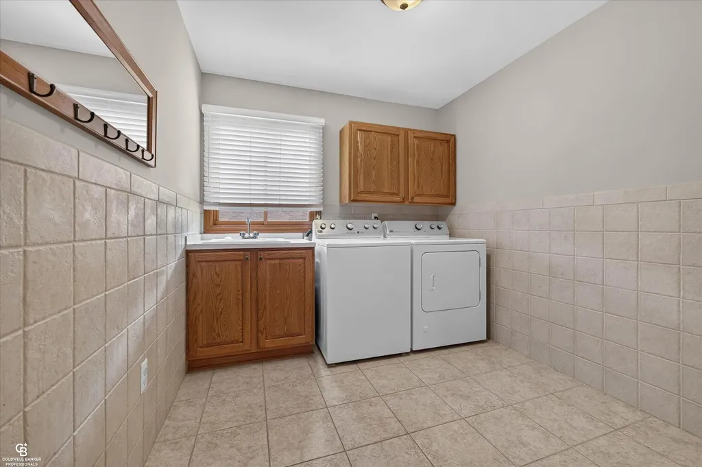 46640 Glen Pointe Drive Shelby Charter Township MI 48315