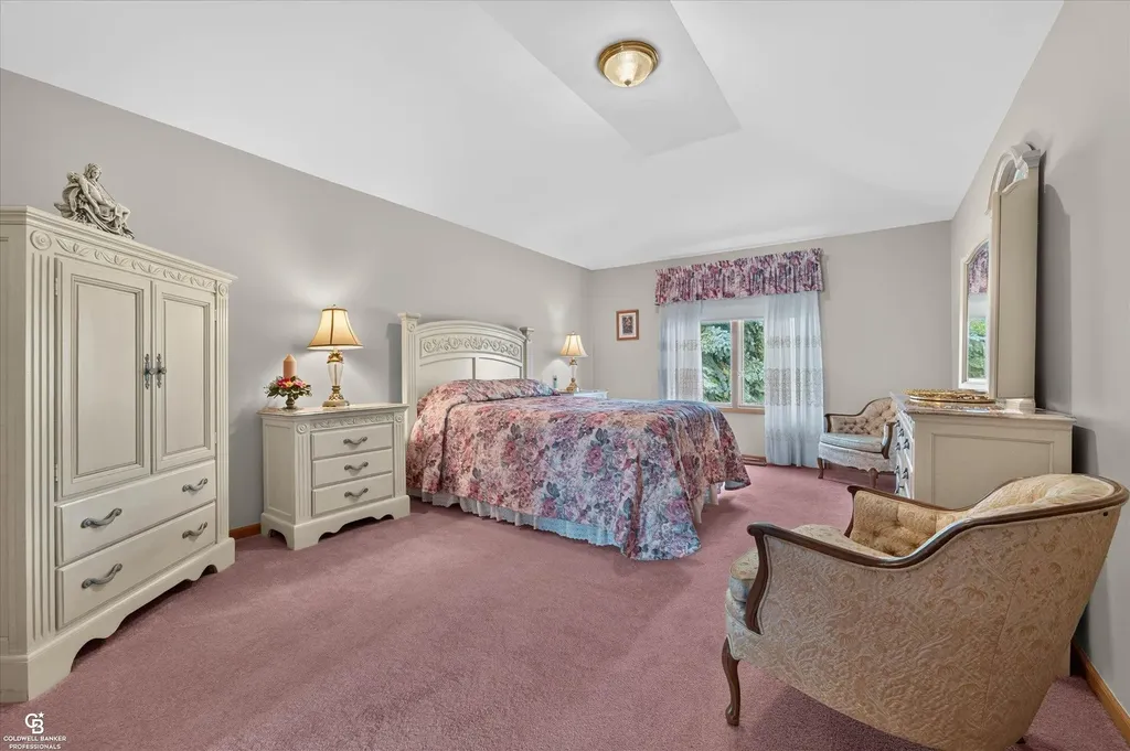 46640 Glen Pointe Drive Shelby Charter Township MI 48315