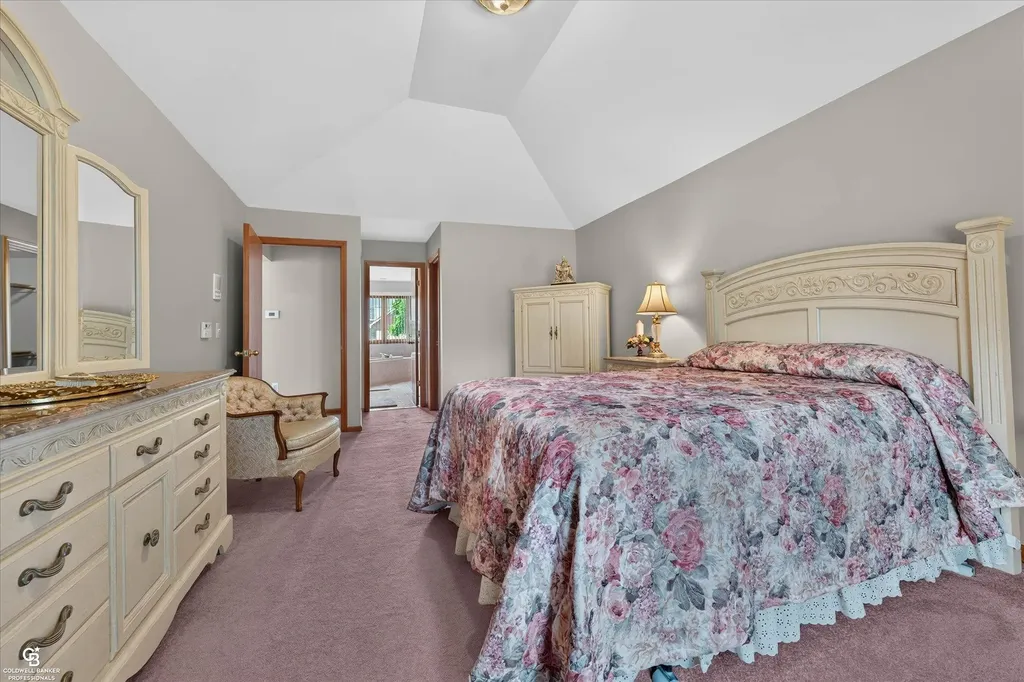 46640 Glen Pointe Drive Shelby Charter Township MI 48315