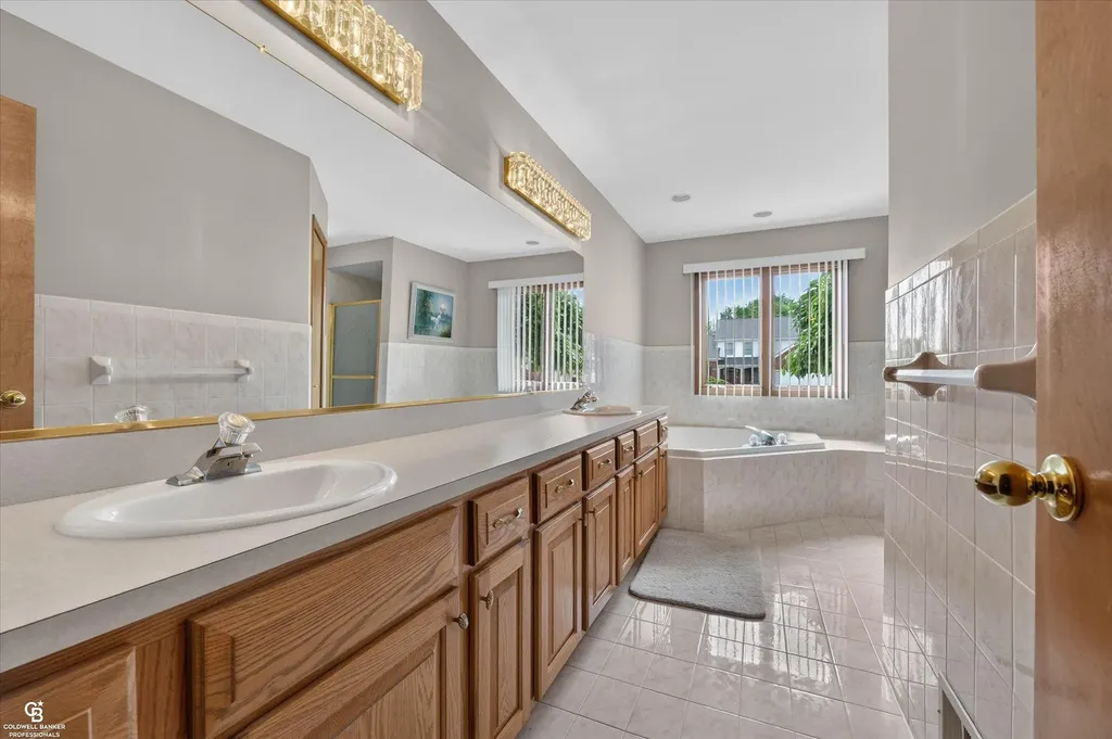 46640 Glen Pointe Drive Shelby Charter Township MI 48315