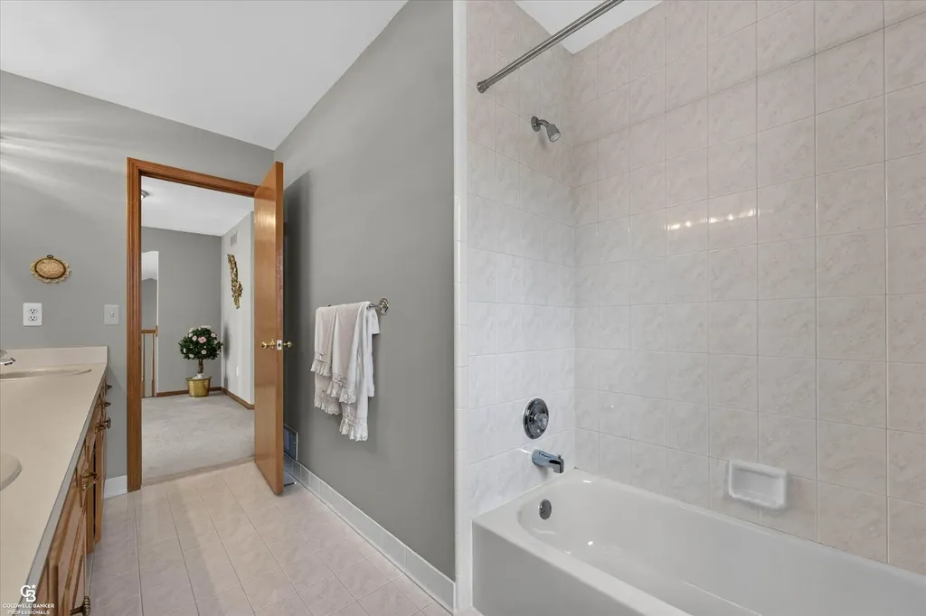 46640 Glen Pointe Drive Shelby Charter Township MI 48315