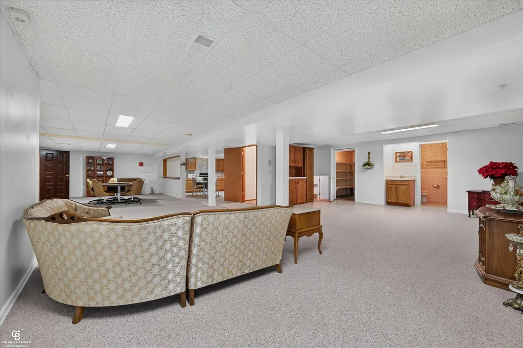 46640 Glen Pointe Drive Shelby Charter Township MI 48315