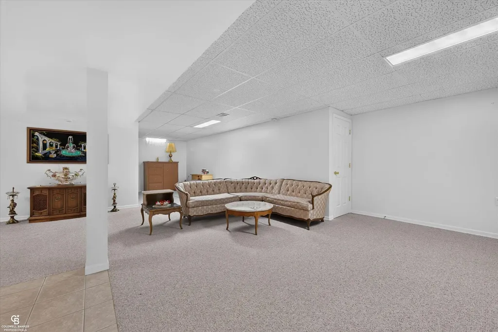 46640 Glen Pointe Drive Shelby Charter Township MI 48315