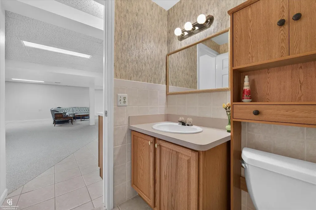 46640 Glen Pointe Drive Shelby Charter Township MI 48315