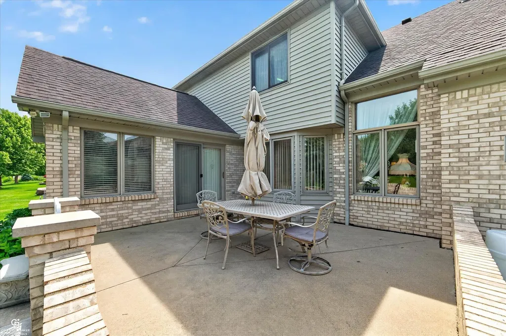 46640 Glen Pointe Drive Shelby Charter Township MI 48315