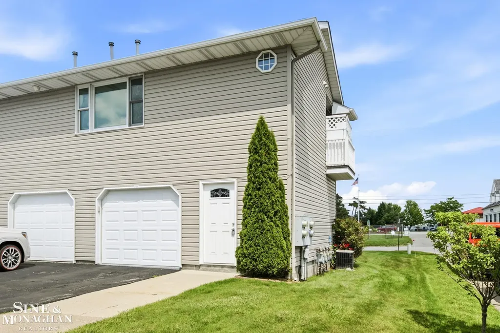 2731 Omar Street Port Huron City MI 48060