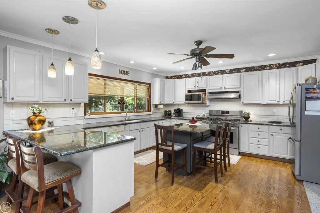 5248 Brookside Drive Shelby Charter Township MI 48316