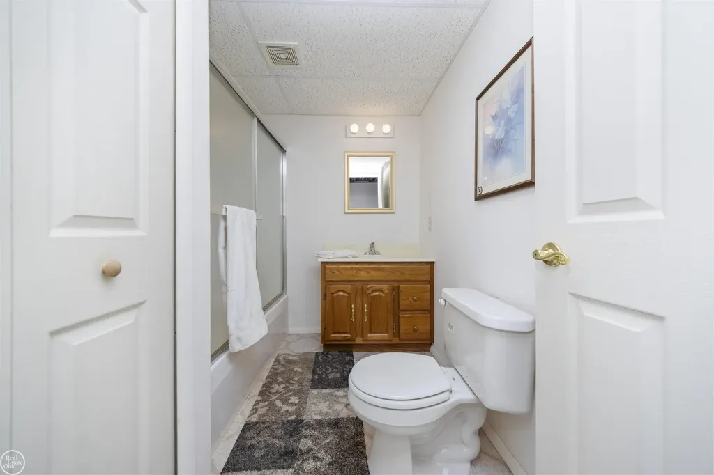 5248 Brookside Drive Shelby Charter Township MI 48316