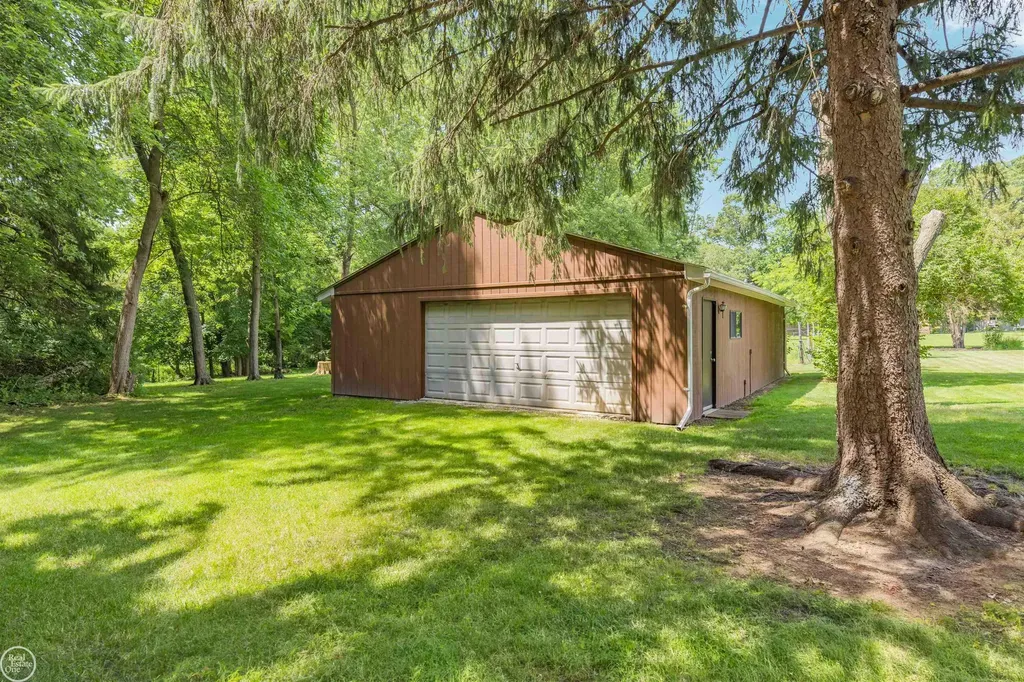 5248 Brookside Drive Shelby Charter Township MI 48316