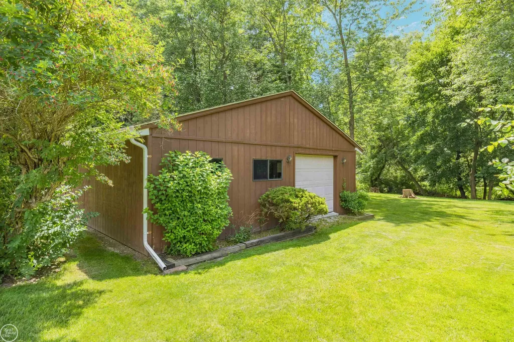 5248 Brookside Drive Shelby Charter Township MI 48316