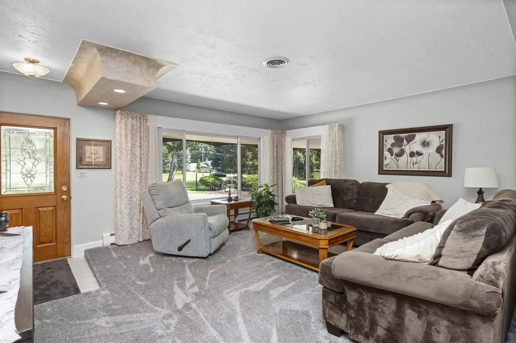 5248 Brookside Drive Shelby Charter Township MI 48316