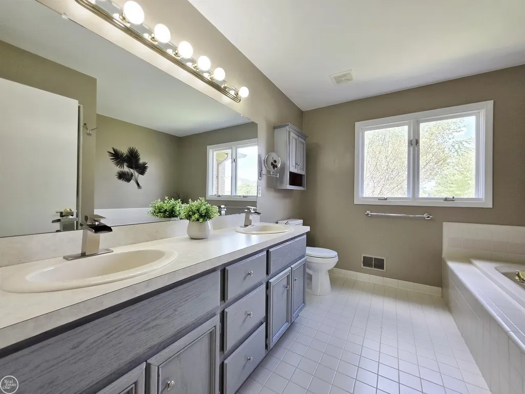 16794 Renee Drive Macomb Township MI 48042