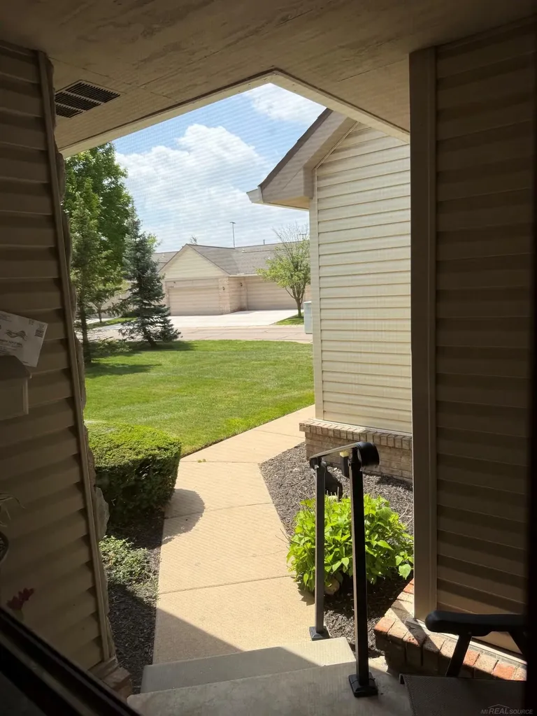12215 Noonan Court Shelby Charter Township MI 48315
