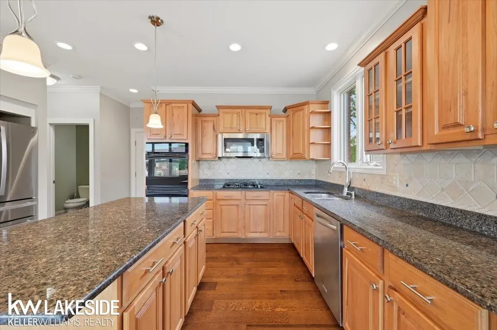 38823 E Archer Drive Harrison Charter Township MI 48045