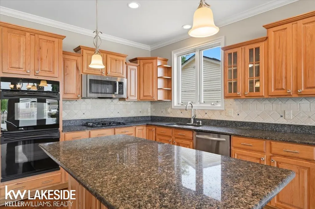 38823 E Archer Drive Harrison Charter Township MI 48045