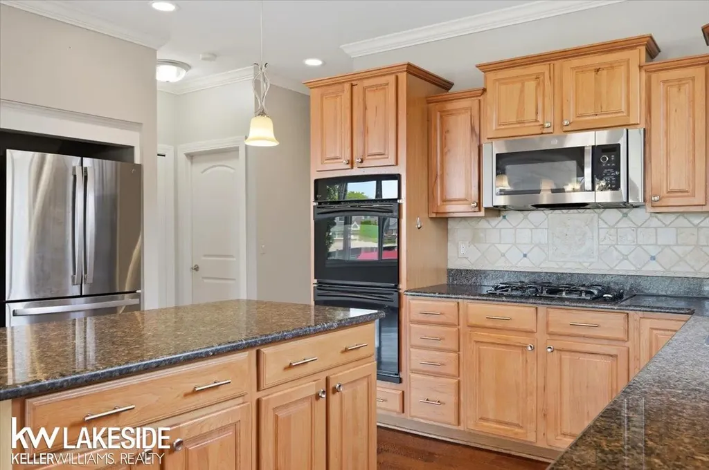 38823 E Archer Drive Harrison Charter Township MI 48045