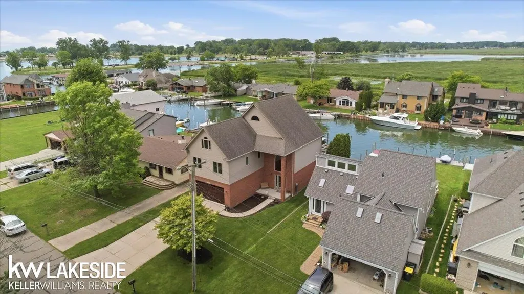 38823 E Archer Drive Harrison Charter Township MI 48045