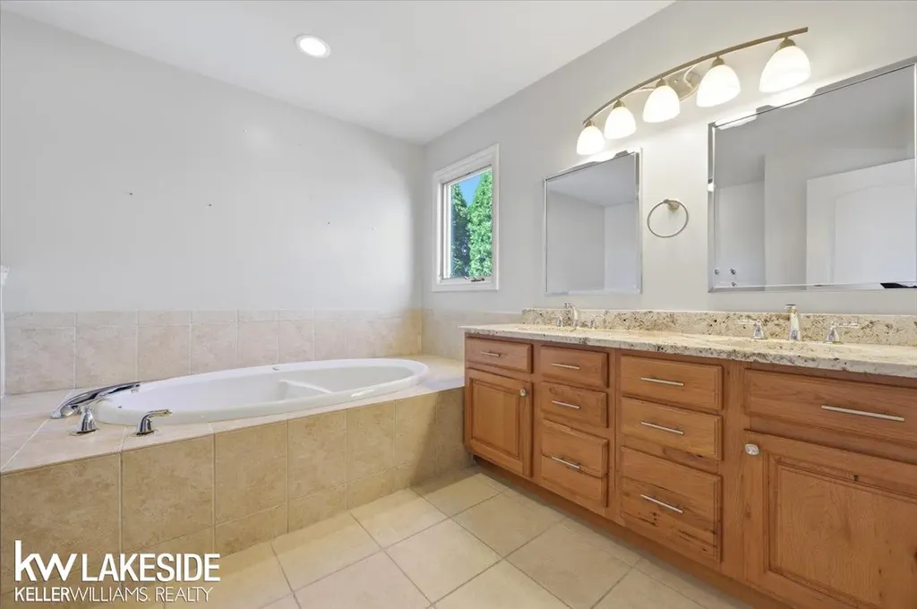 38823 E Archer Drive Harrison Charter Township MI 48045