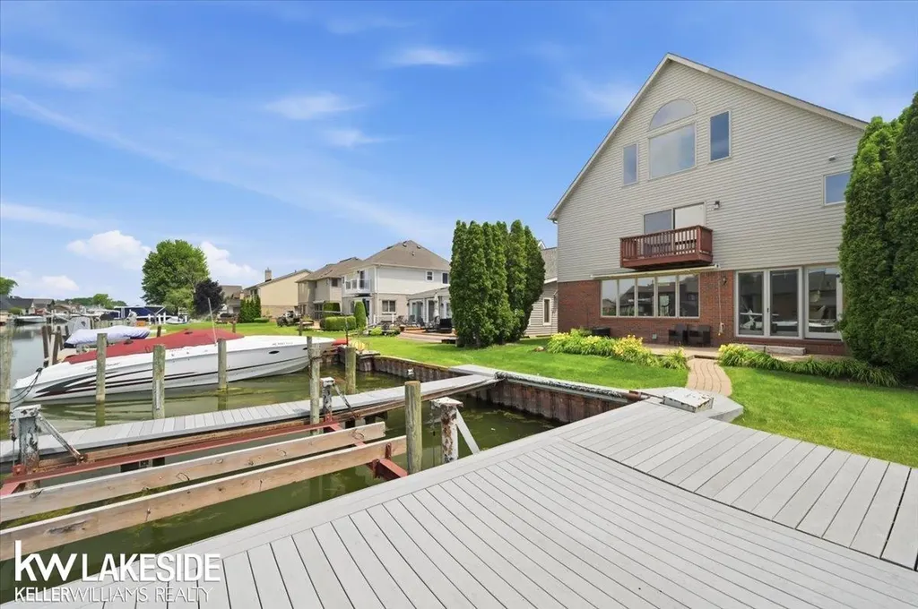 38823 E Archer Drive Harrison Charter Township MI 48045