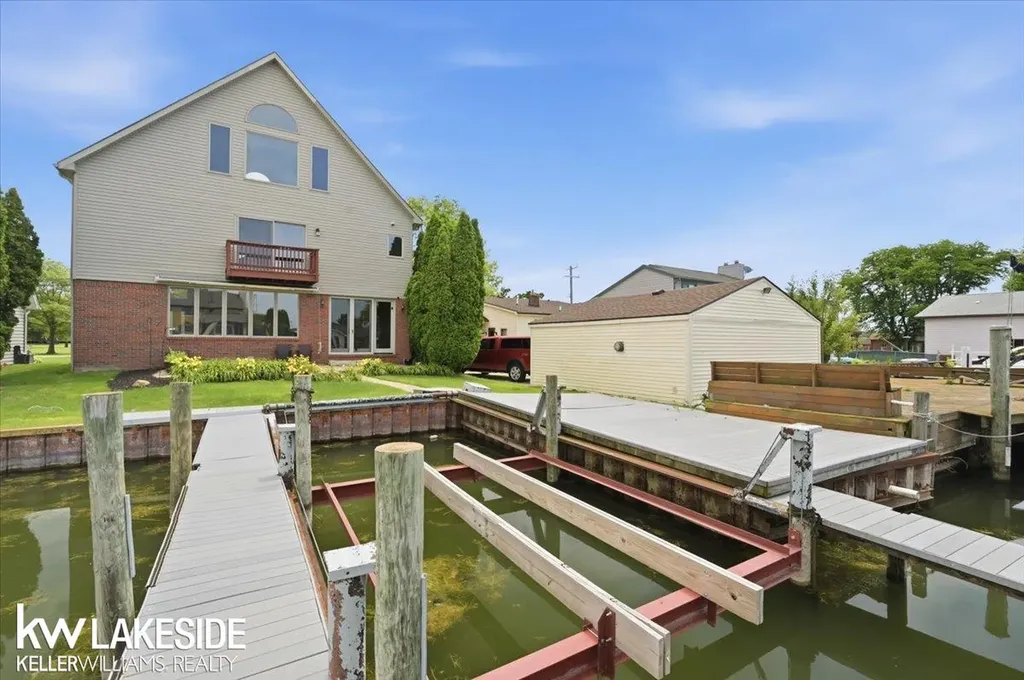 38823 E Archer Drive Harrison Charter Township MI 48045