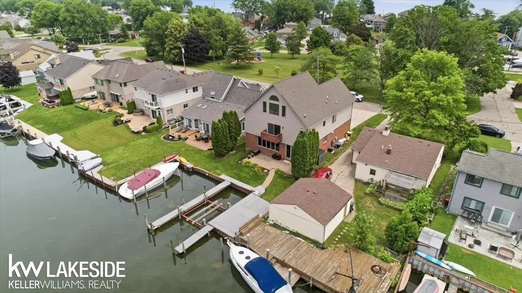 38823 E Archer Drive Harrison Charter Township MI 48045