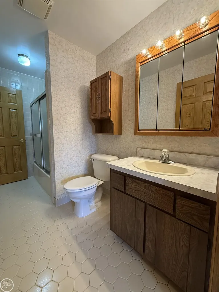 26250 South River Road Harrison Charter Township MI 48045