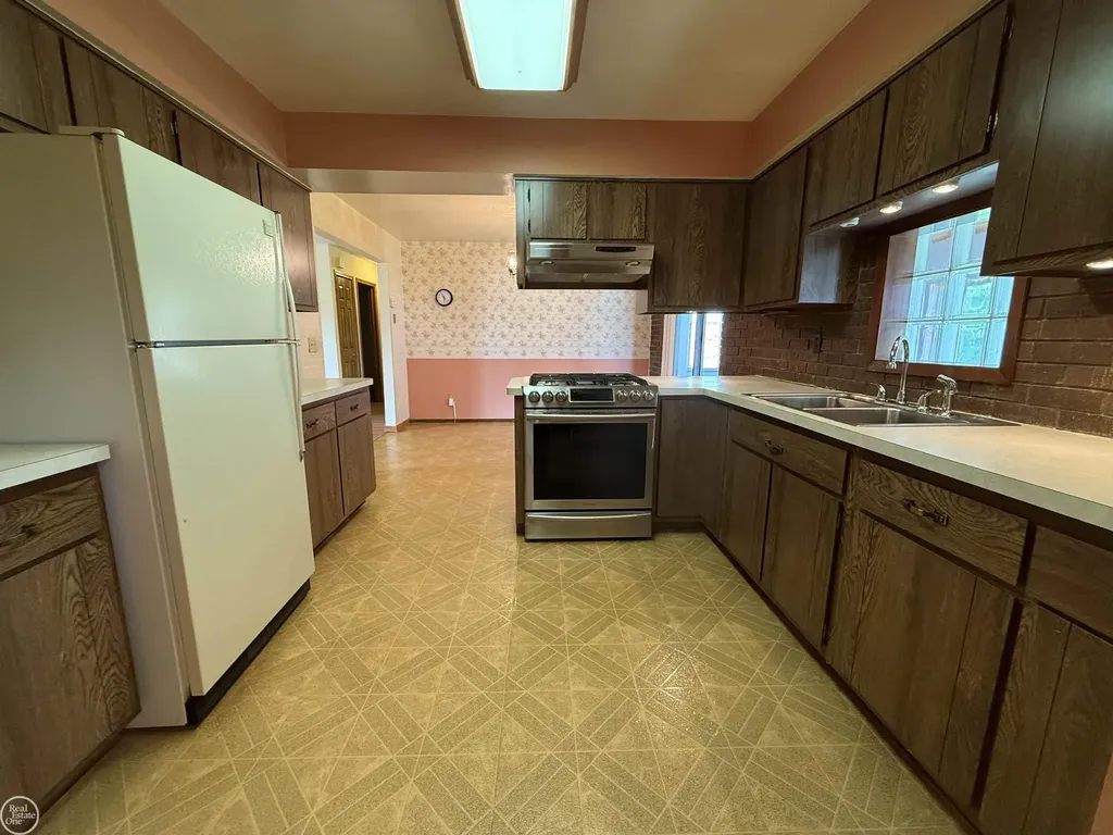 26250 South River Road Harrison Charter Township MI 48045