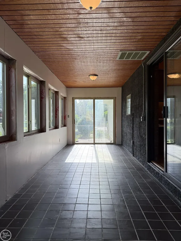 26250 South River Road Harrison Charter Township MI 48045