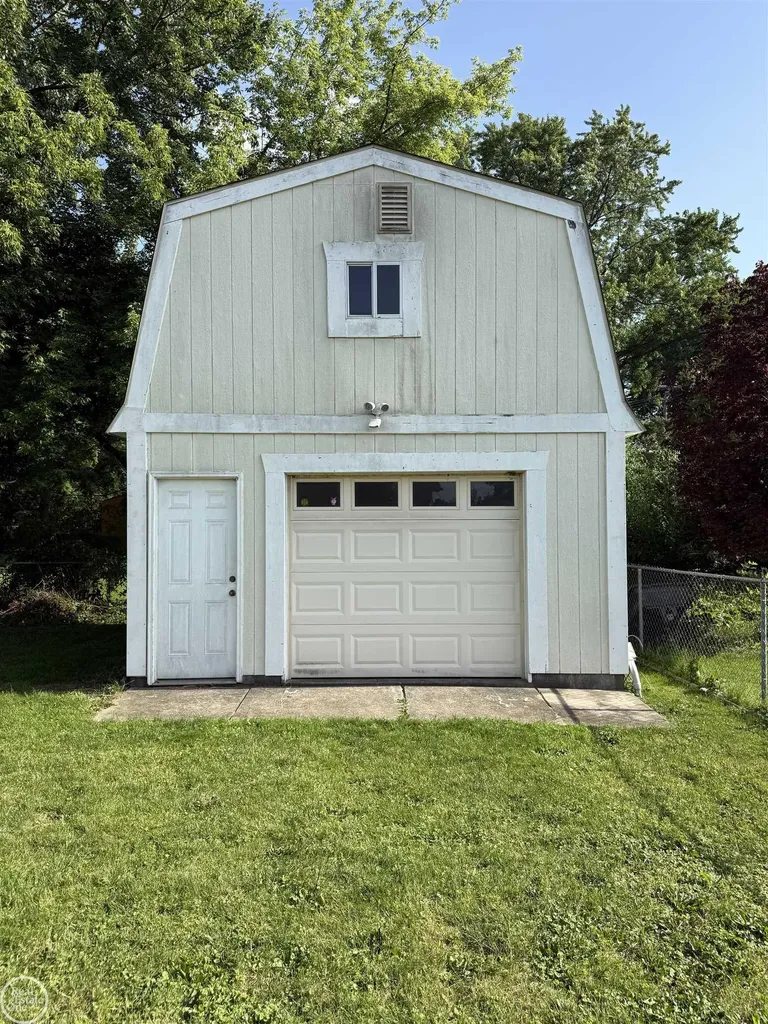26250 South River Road Harrison Charter Township MI 48045