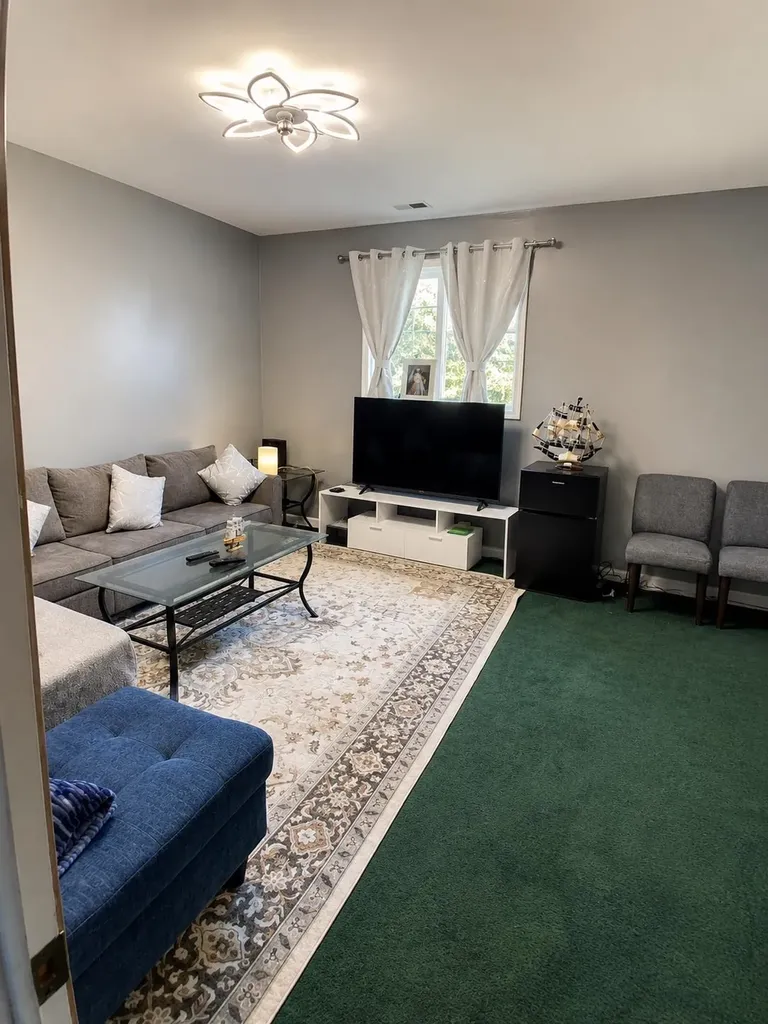 21812 Albion Avenue Farmington Hills City MI 48336
