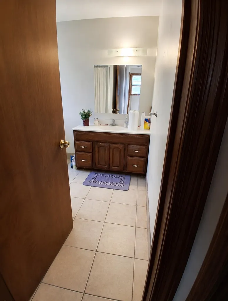 21812 Albion Avenue Farmington Hills City MI 48336
