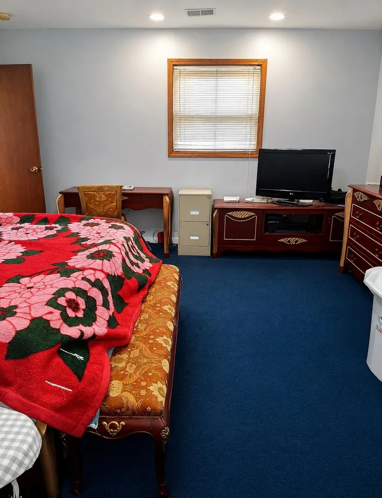 21812 Albion Avenue Farmington Hills City MI 48336