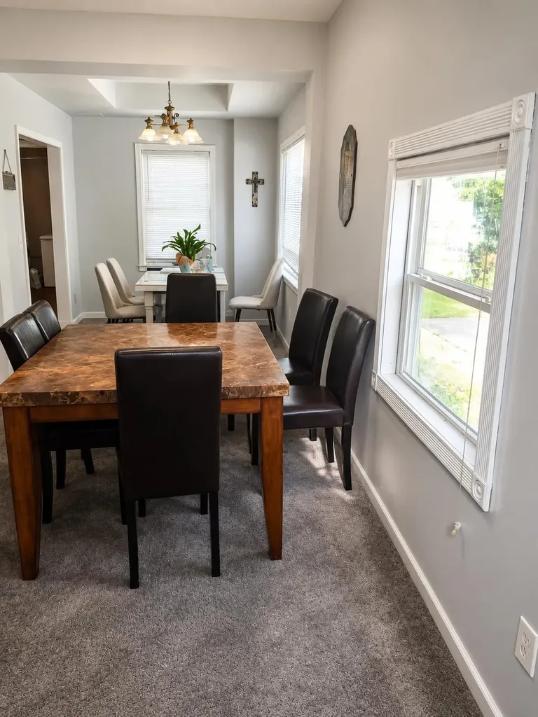 21812 Albion Avenue Farmington Hills City MI 48336