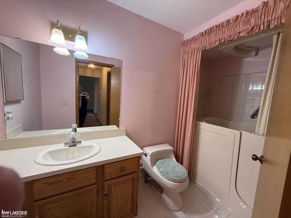41075 Donna Drive Clinton Charter Township MI 48038