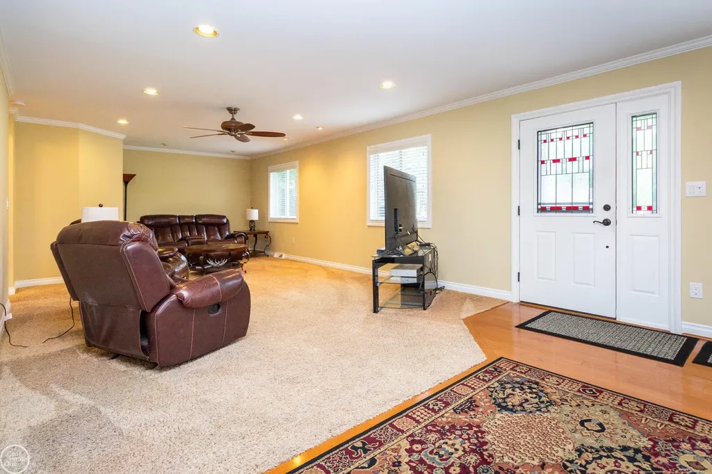 39745 Sylvia Street Harrison Charter Township MI 48045