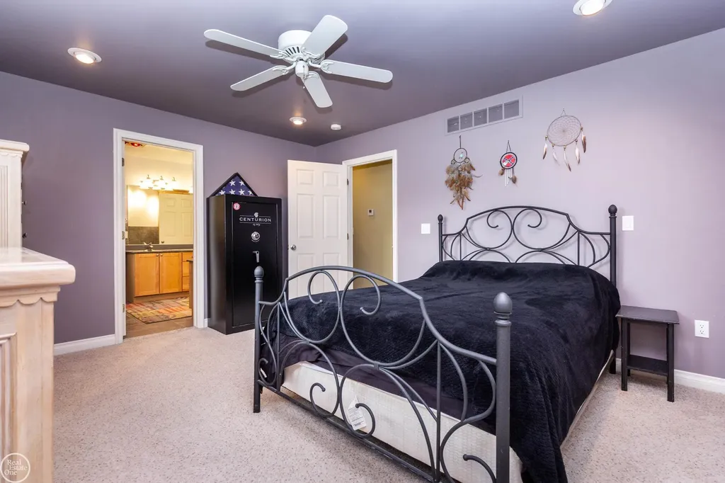 39745 Sylvia Street Harrison Charter Township MI 48045